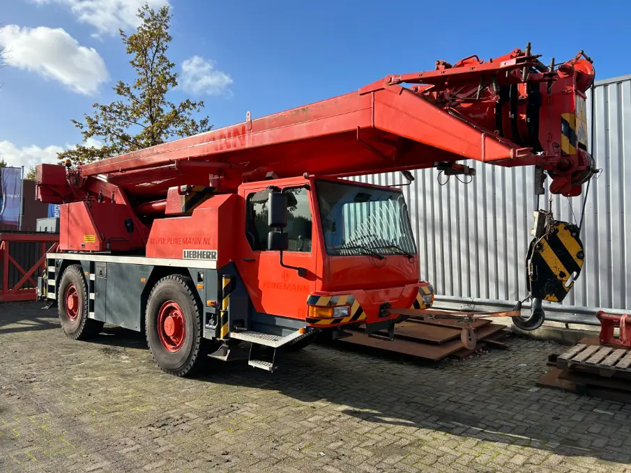 Hijskranen te koop en voor in koop. Kranen, onderdelen en toebehoren.