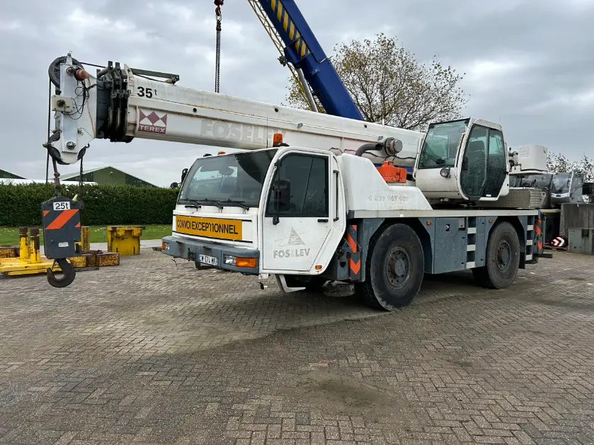 Hijskranen te koop en voor in koop. Kranen, onderdelen en toebehoren.
