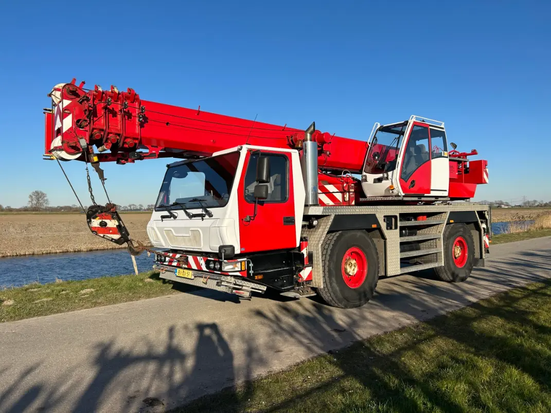 Hijskranen te koop en voor in koop. Kranen, onderdelen en toebehoren.