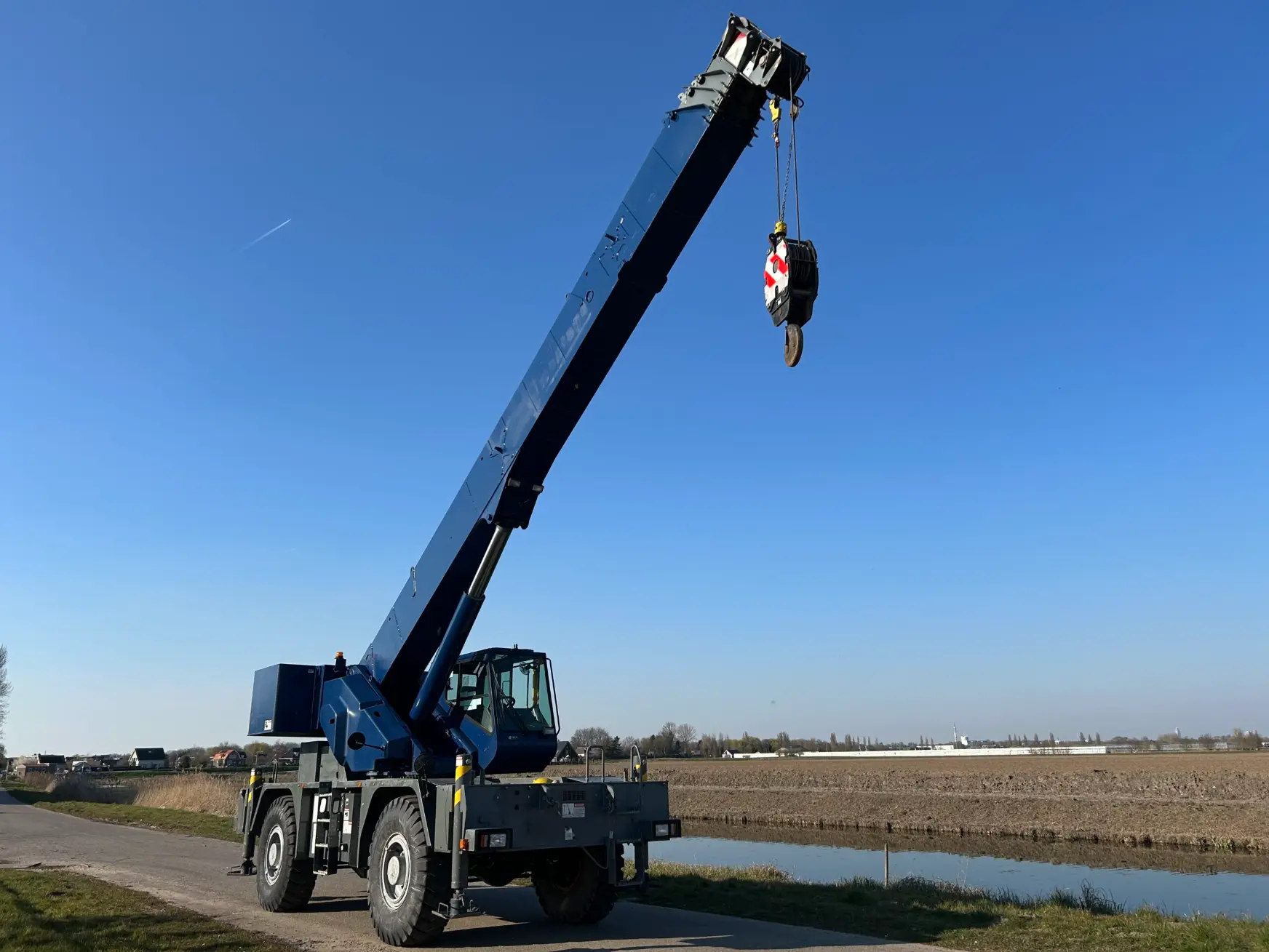 Hijskranen te koop en voor in koop. Kranen, onderdelen en toebehoren.