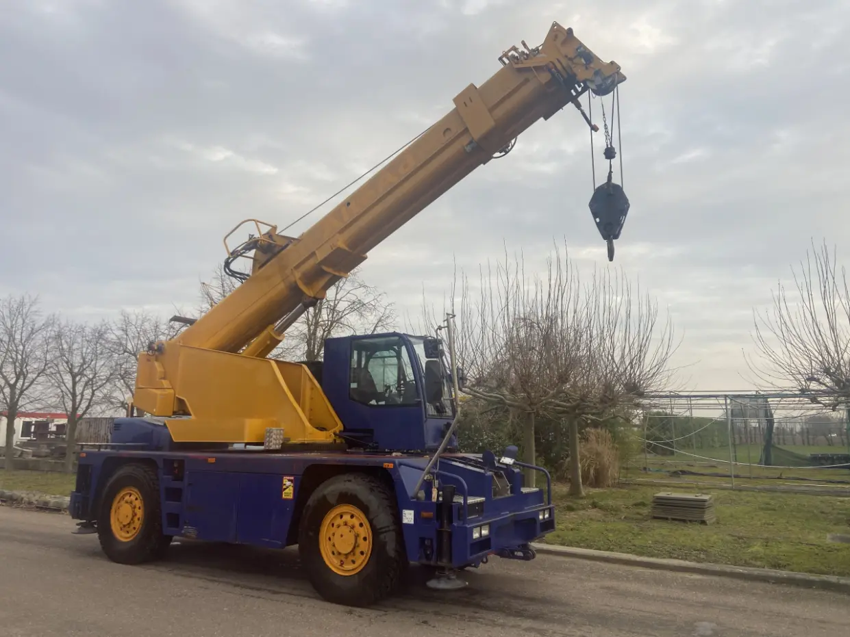 Hijskranen te koop en voor in koop. Kranen, onderdelen en toebehoren.