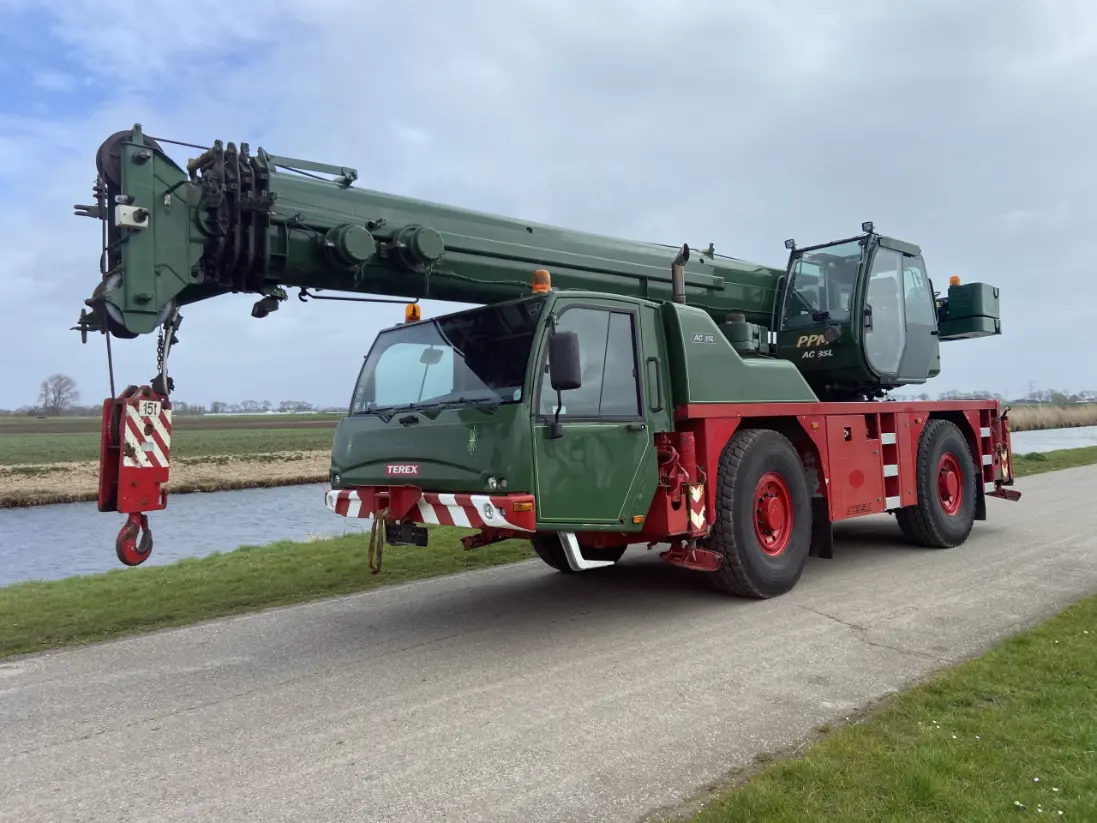 Hijskranen te koop en voor in koop. Kranen, onderdelen en toebehoren.